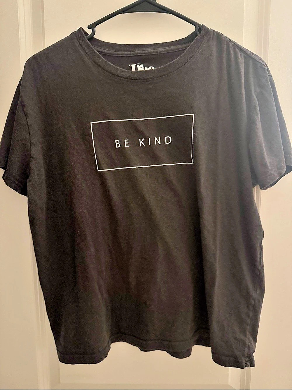 Doe Be Kind Graphic T-Shirt Black Large